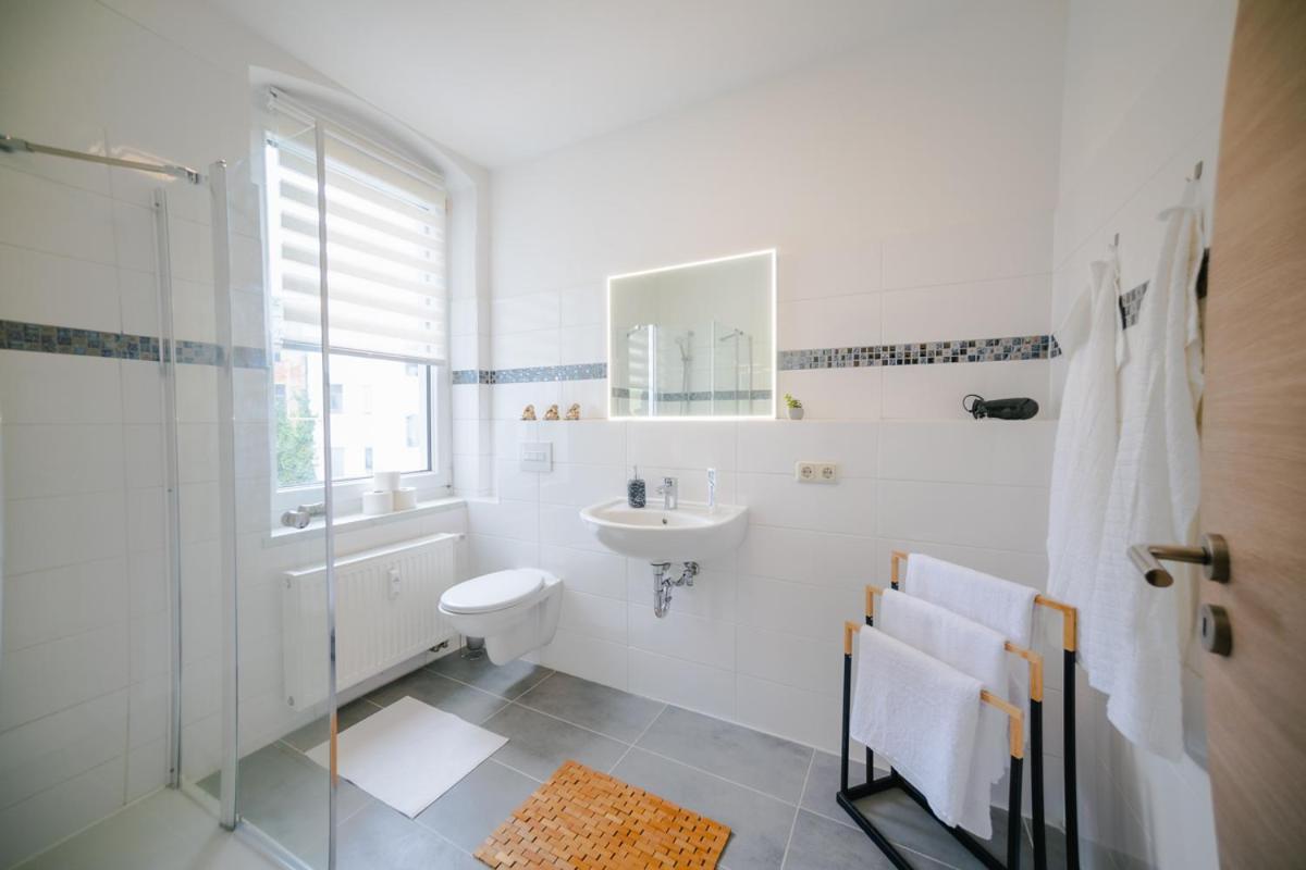 Ferienwohnung Laura In Gera Fuer Bis Zu 4 Personen - Neu Renoviert Екстериор снимка